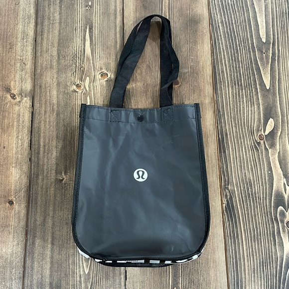 lululemon athletica Handbags - 🌟Host Pick🌟Lululemon Reusable Bag